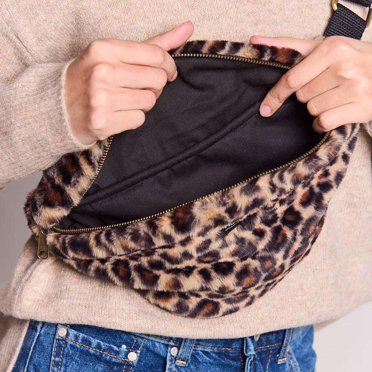 Sac Banane Olivia - Fausse Fourrure Léopard