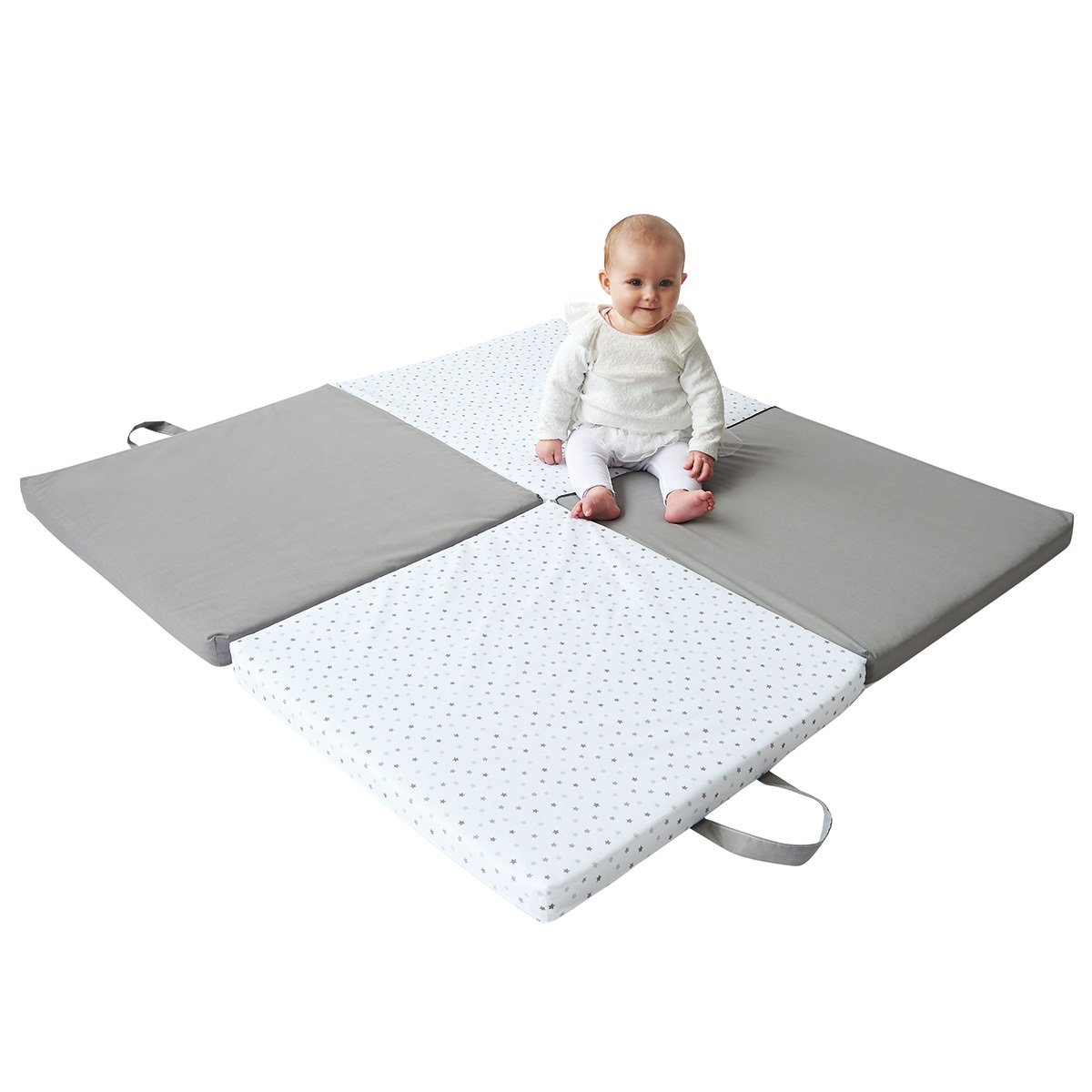 Candide Tapis De Motricite Gris Et Blanc Tapis Eveil Candide Sur L Armoire De Bebe