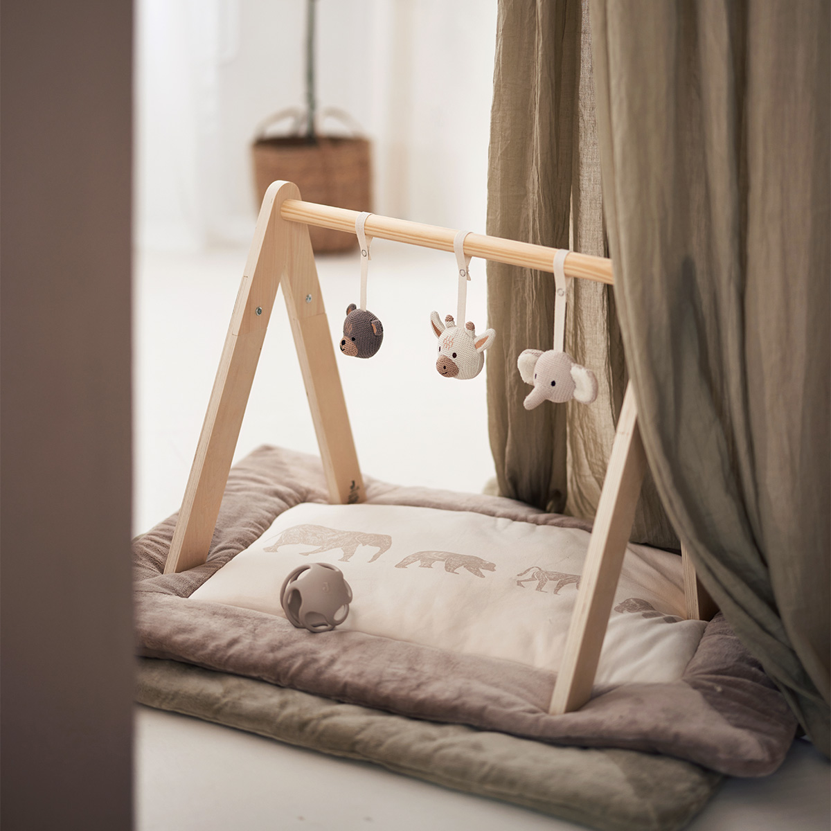 Jouet De Pluie En Bois Jollein Pour Bébé 0 Mois+ - Motif Scooter Et Hélicoptère - Éveil Sensoriel Et Motricité - Couvert Lac/beige