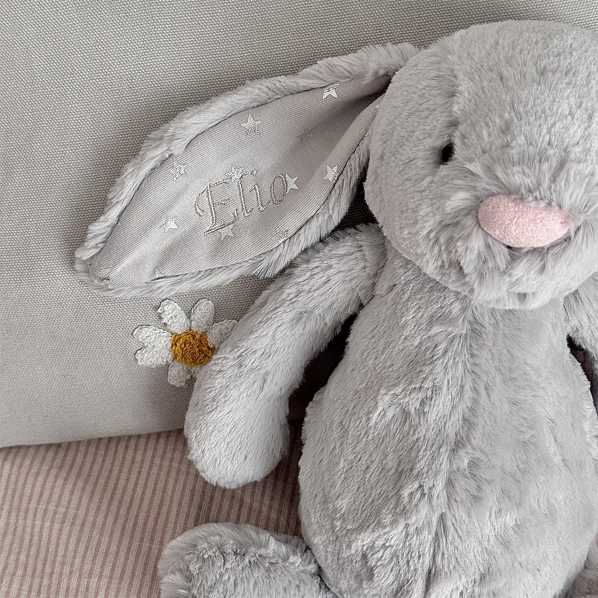 Jellycat Bashful Twinkle Bunny Medium Peluche Jellycat sur L Armoire de Bebe