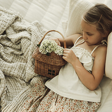 Petit Panier Cabane en Rotin - Naturel (Olli Ella) - Image 4