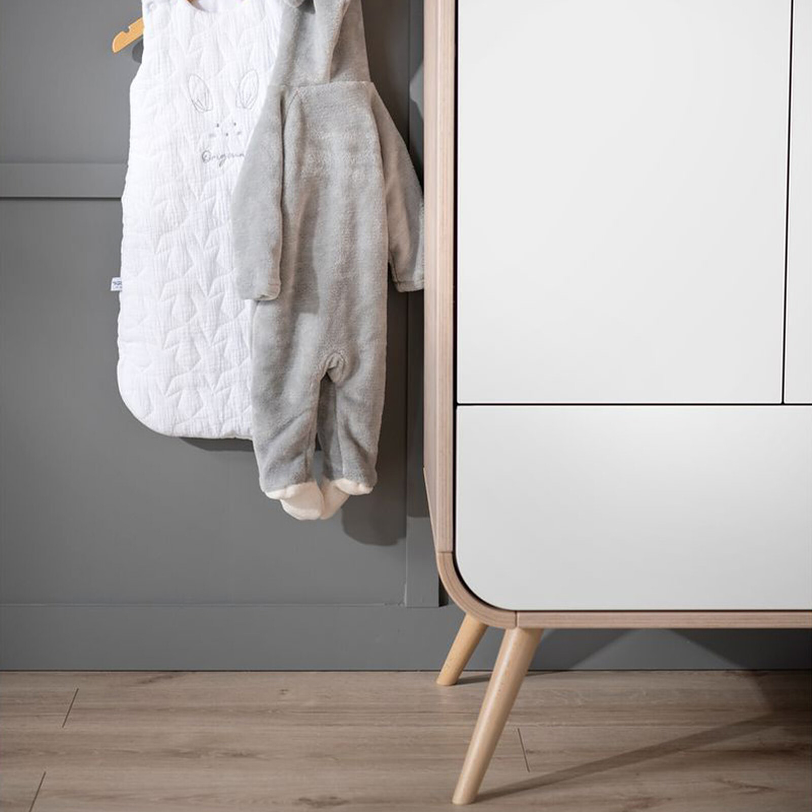 Armoire