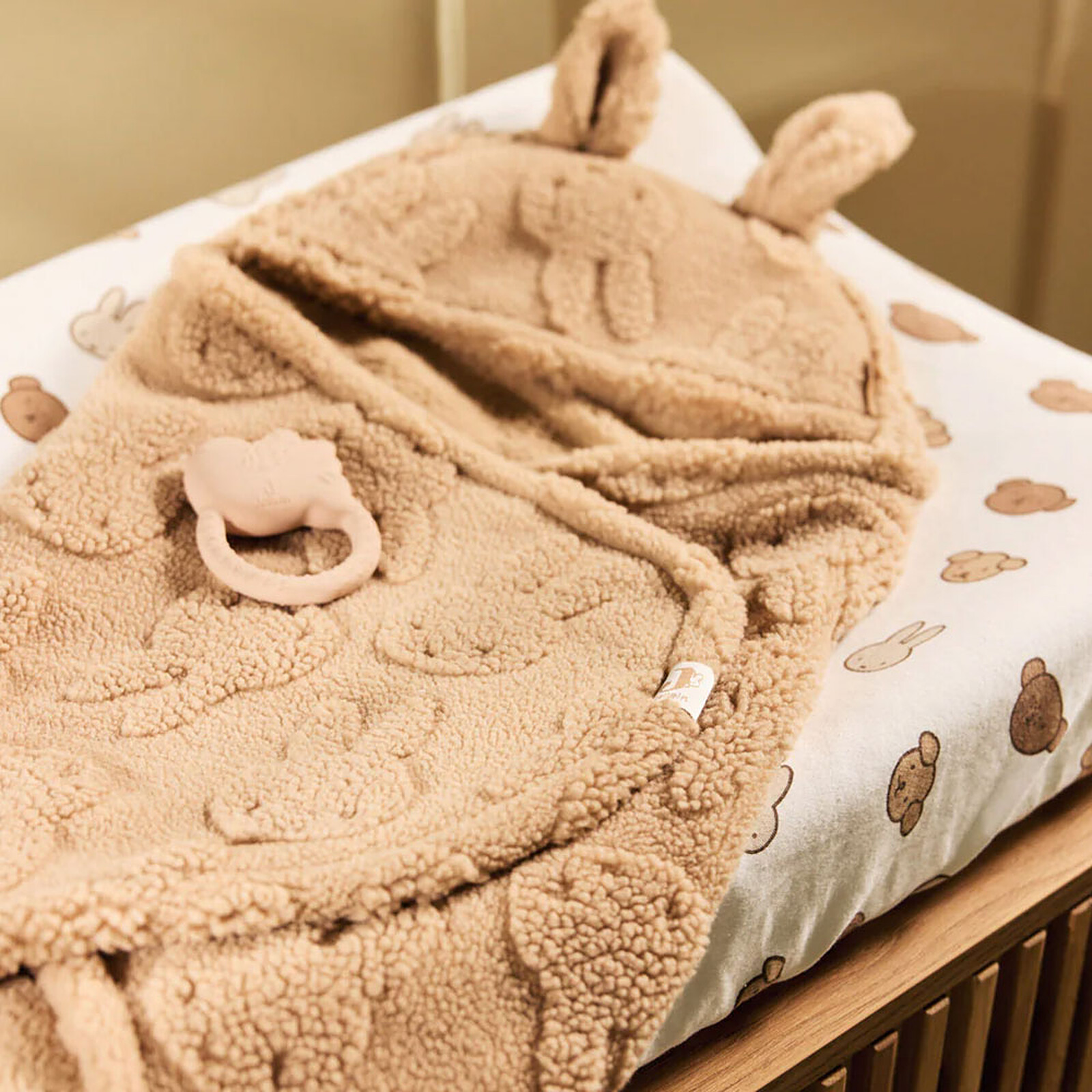 Matelas et housse à langer