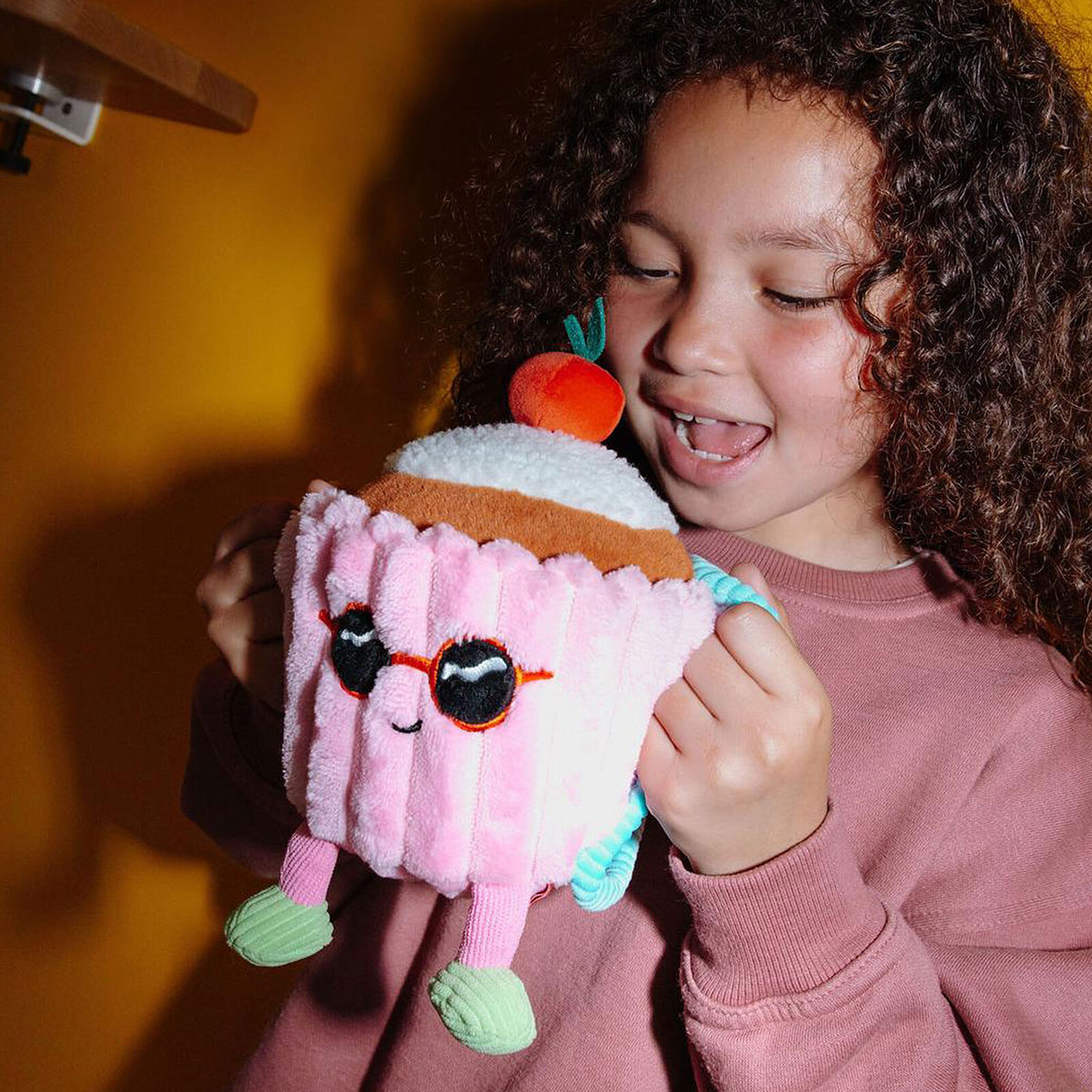 Avis Peluche Cherry Cake