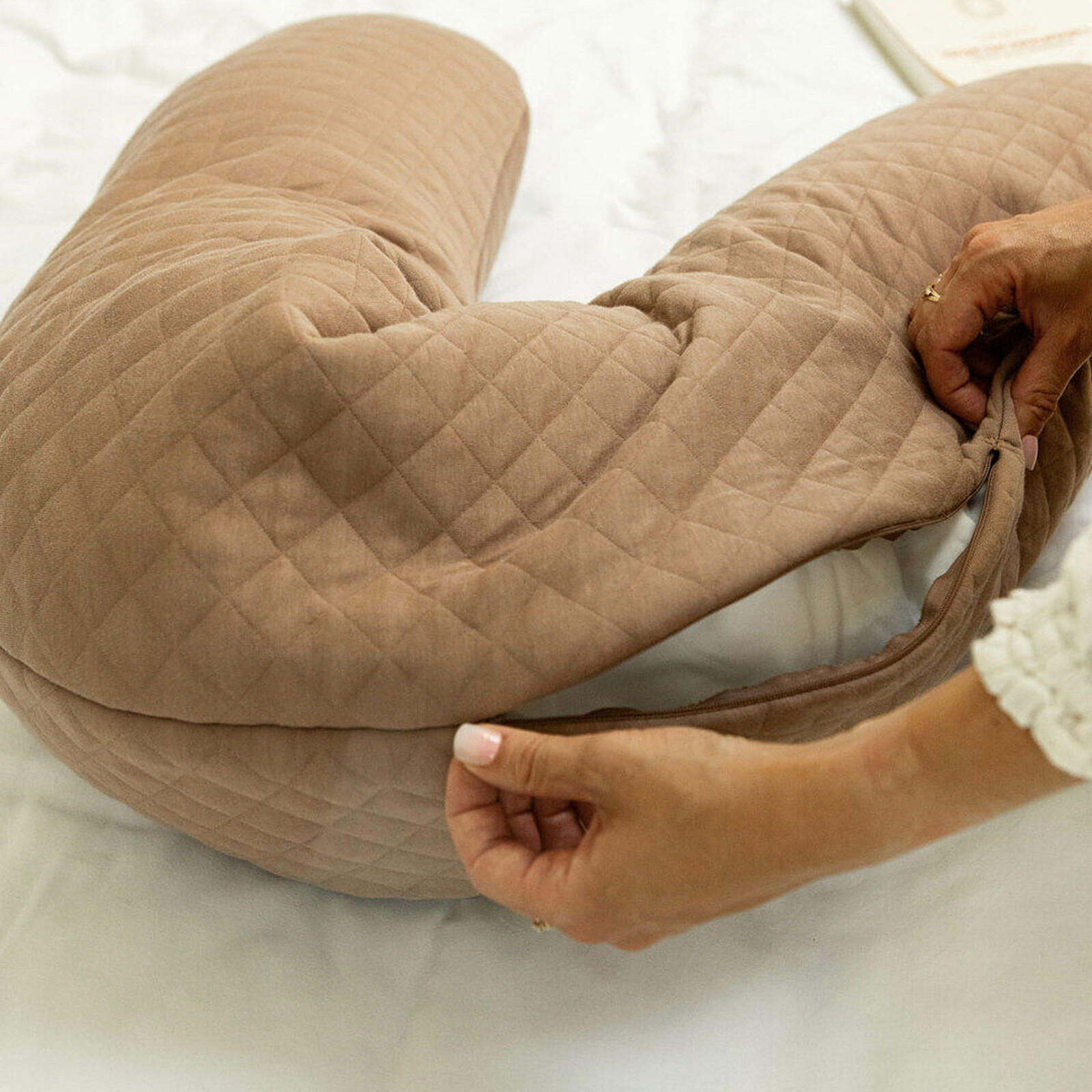 Coussin d'Allaitement Big Flopsy Fleur de Coton - Cacao BÉABA