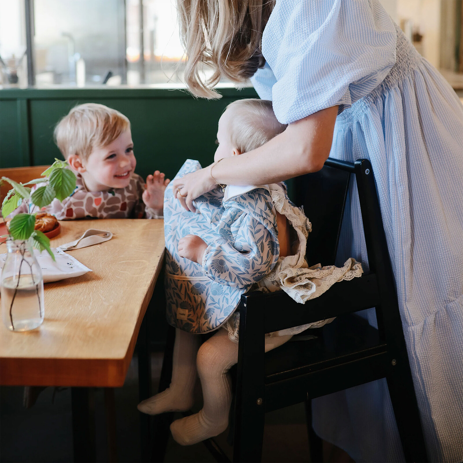 Bavoir à Manches - Blue Flowers mushie