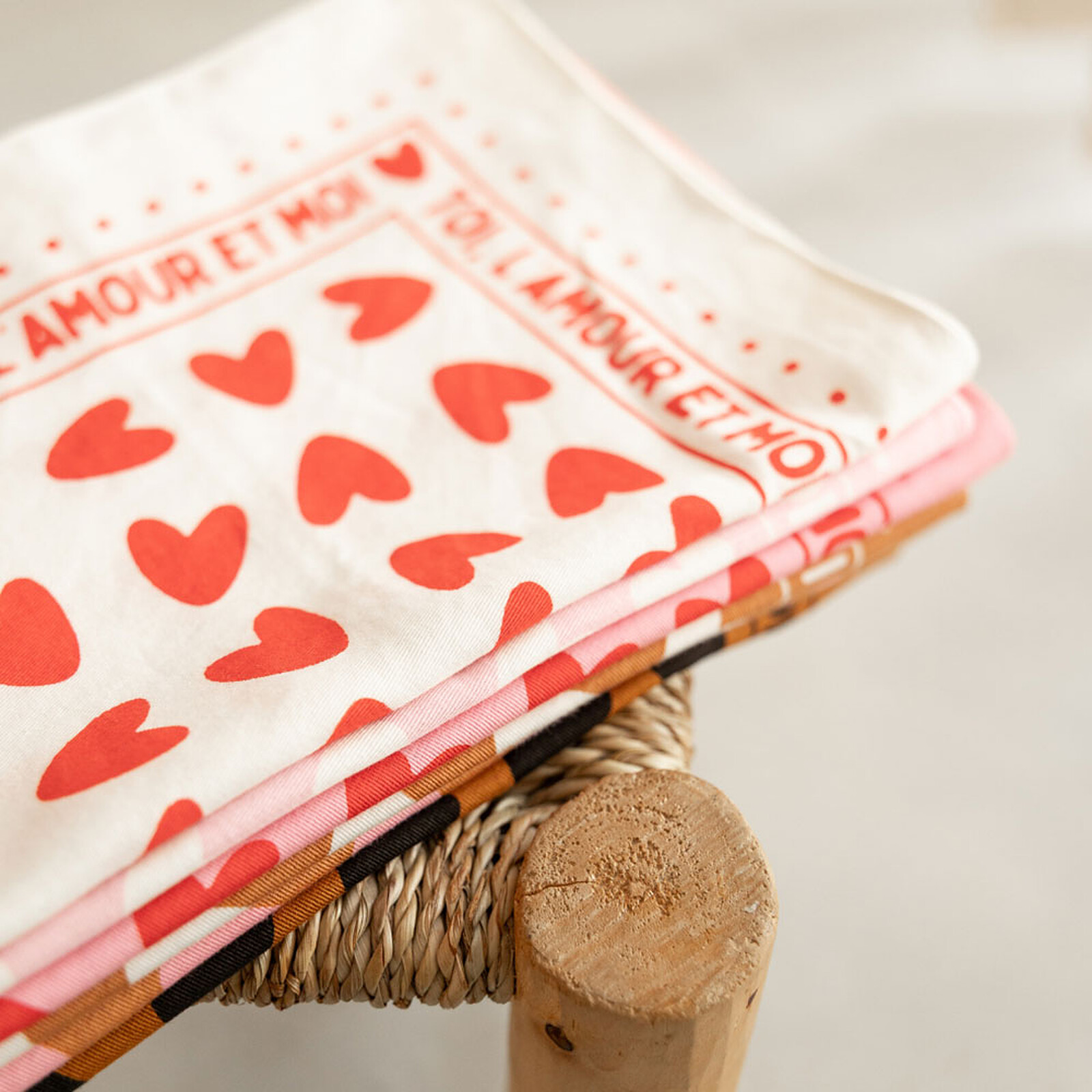 Avis Foulard Enfant - Blanc Coeurs Rouges