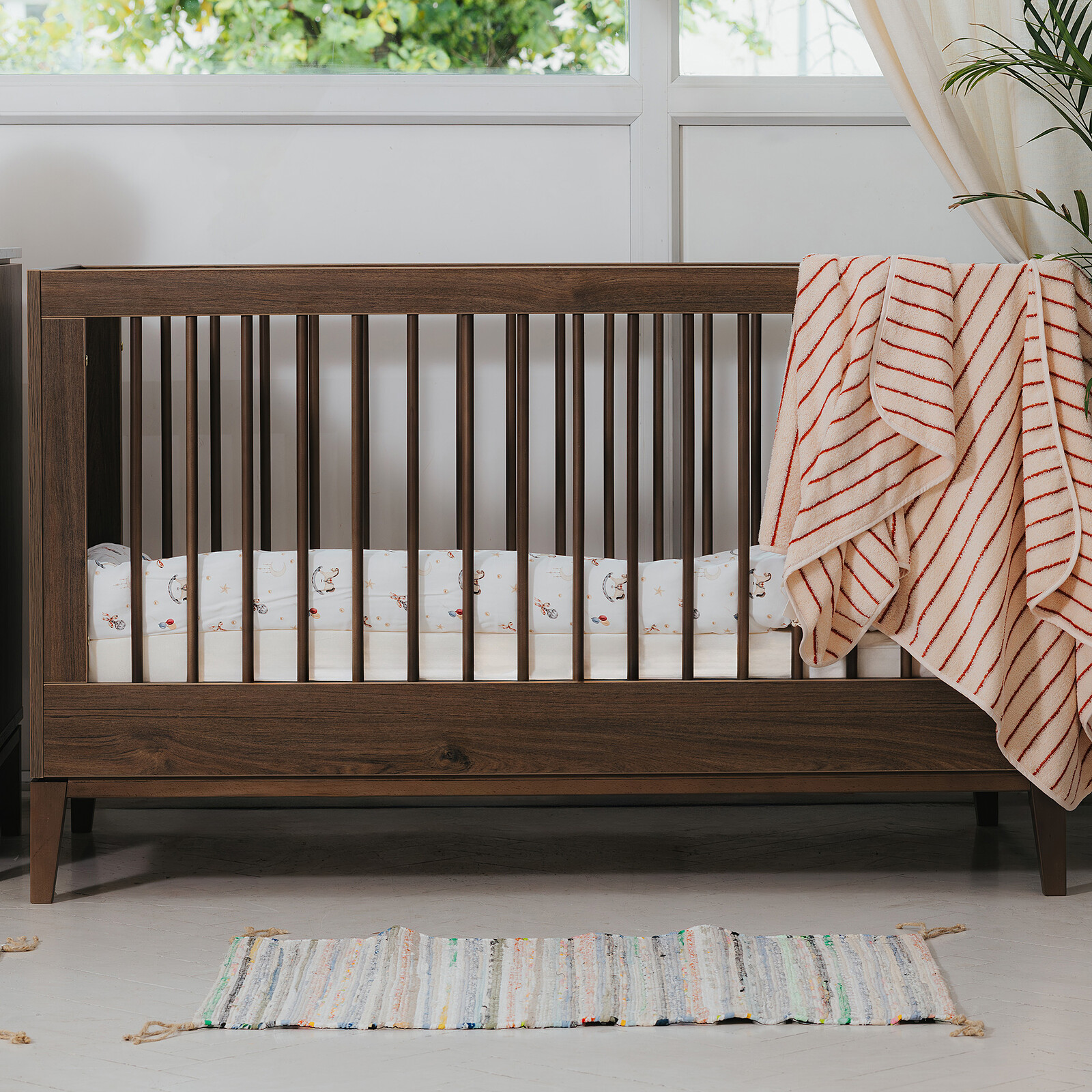 Achat Lit Bébé Evolutif Milan Noyer - 140 x 70 cm