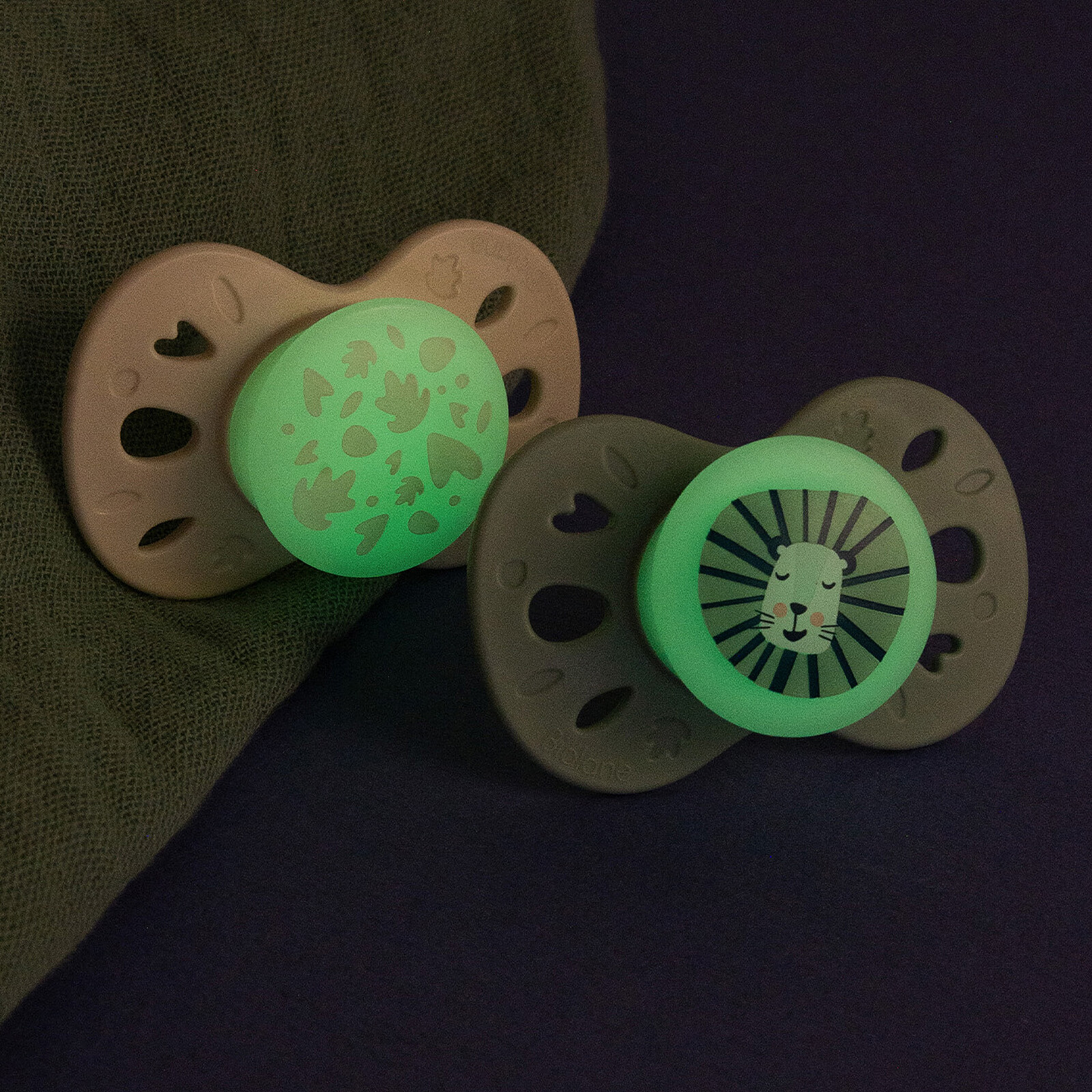 Lot de 2 Sucettes Anatomiques Nuit Vert et Beige - 6/18 Mois Biolane