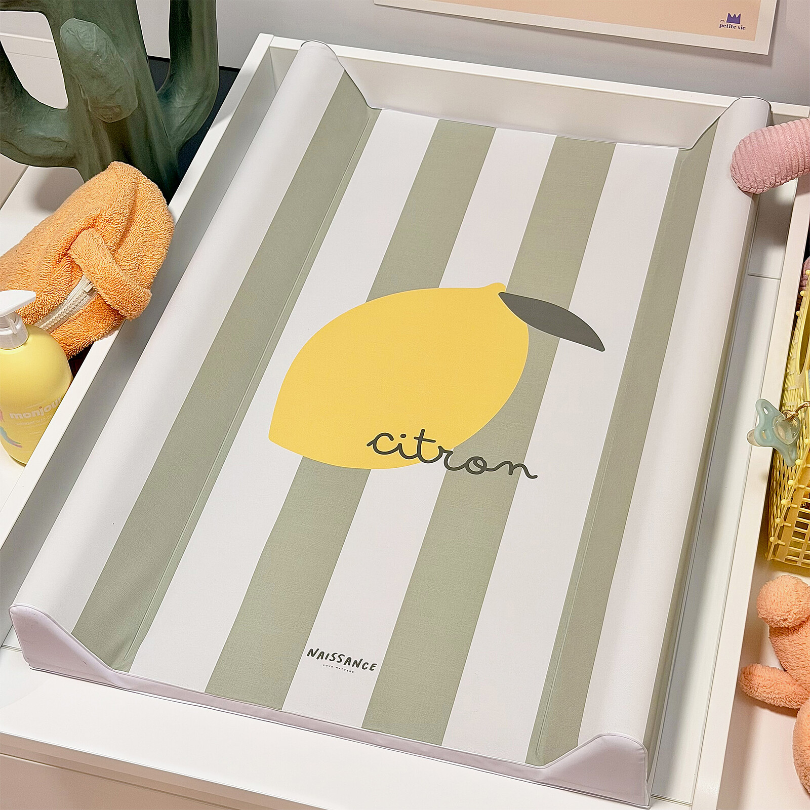 Matelas et housse à langer