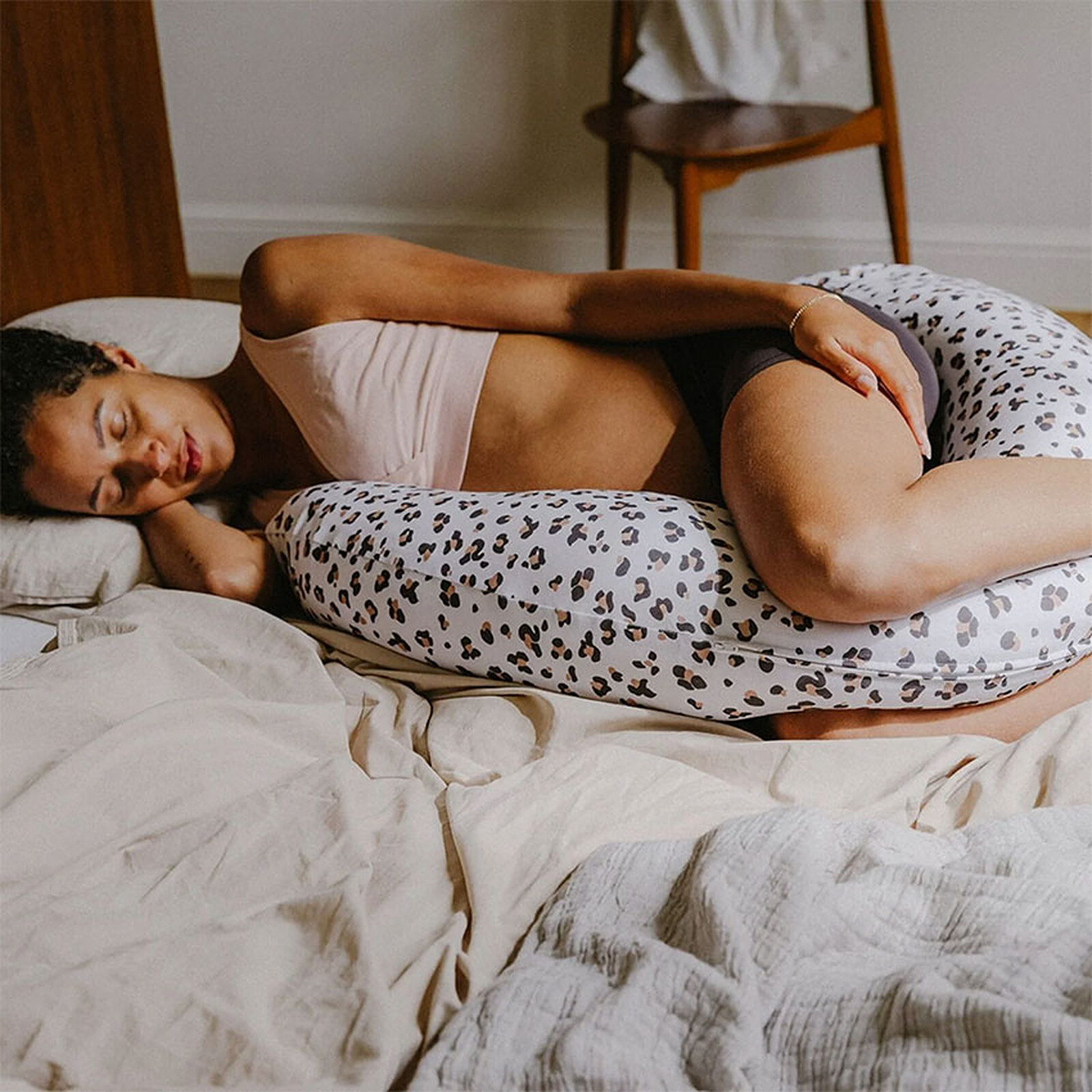 Avis Coussin de Maternité Doomoo - Buddy Léopard Crème