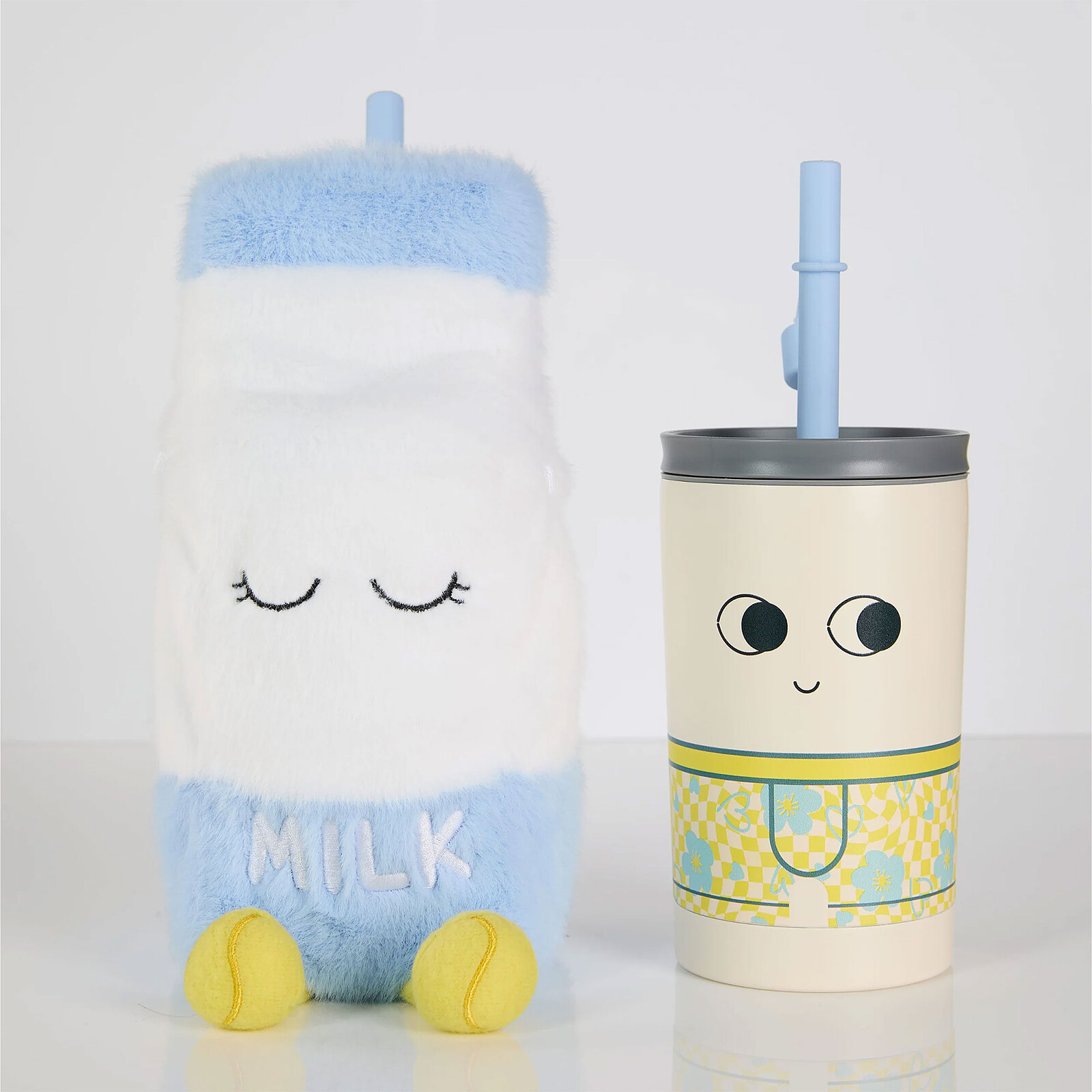 Avis Mug Isotherme à Paille Peluche Fuzzie - Millie la Bouteille de Lait