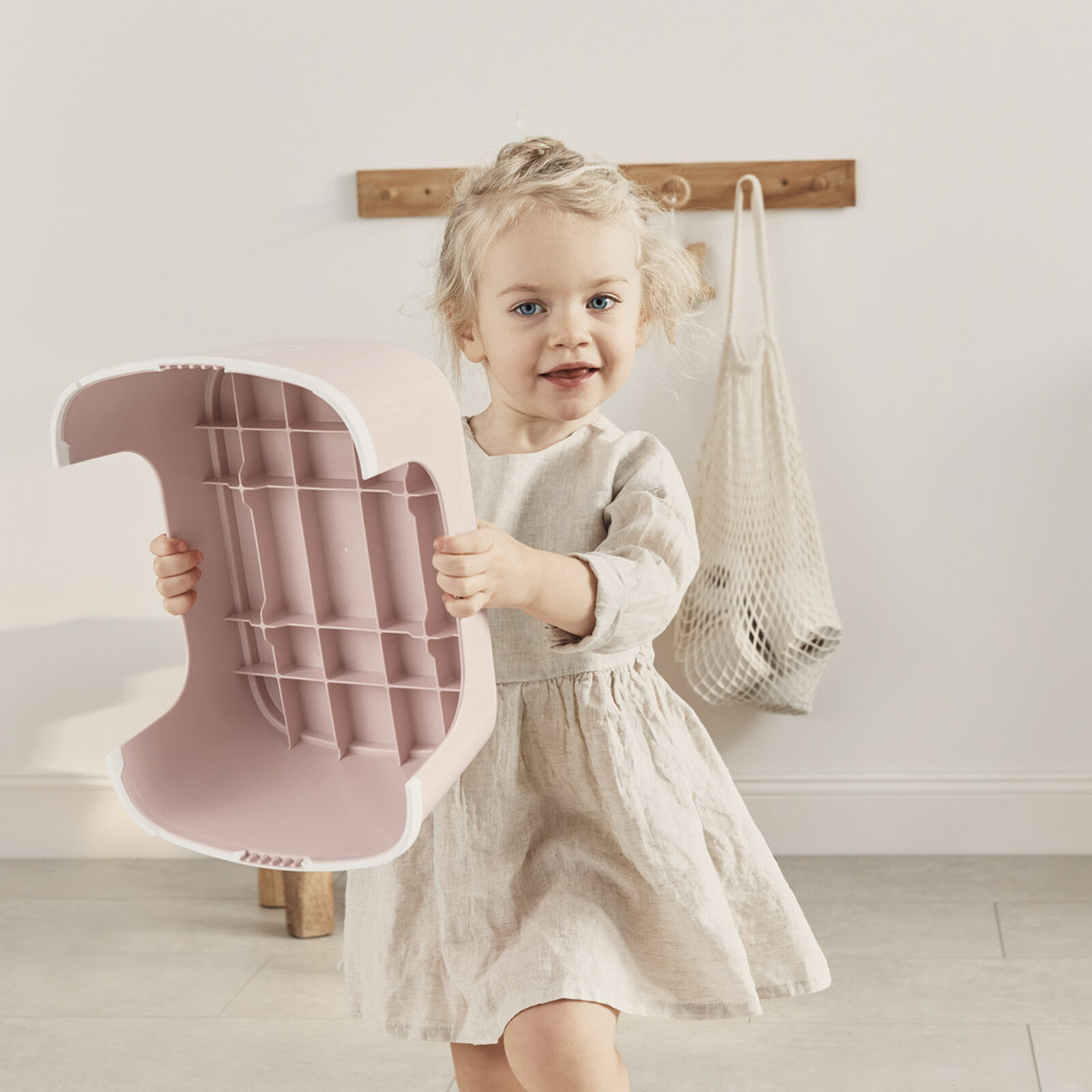 Marchepied - Rose Pastel et Blanc BabyBjörn