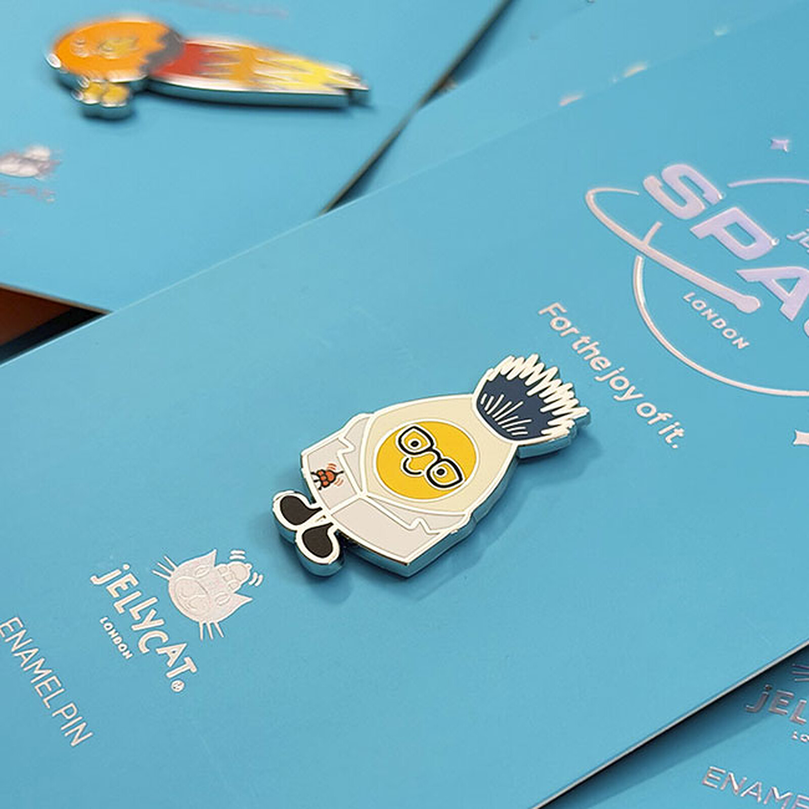 Avis Pin's Amuseables Egg Scientist
