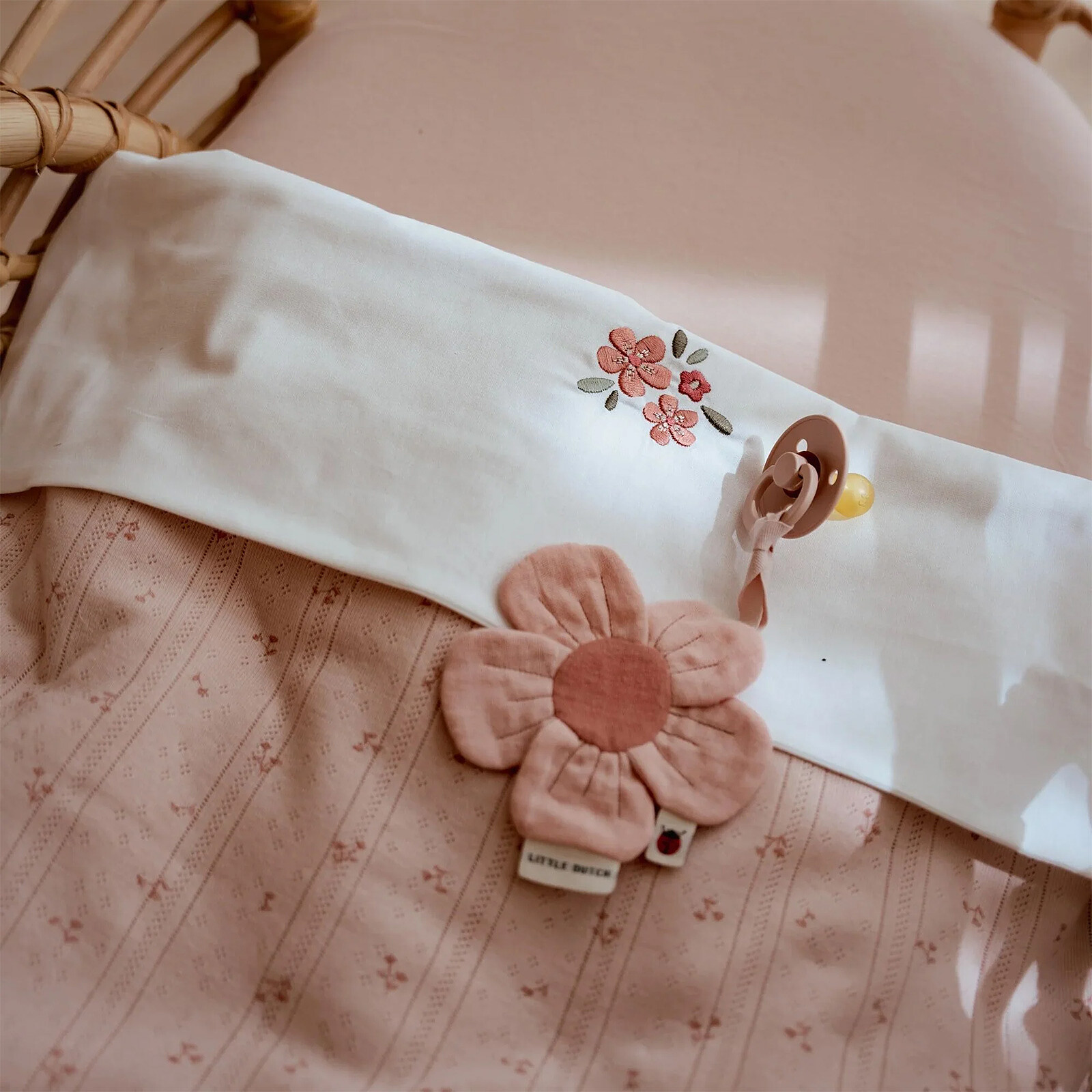Avis Doudou Attache Sucette Fleur Fairy Garden - Rose