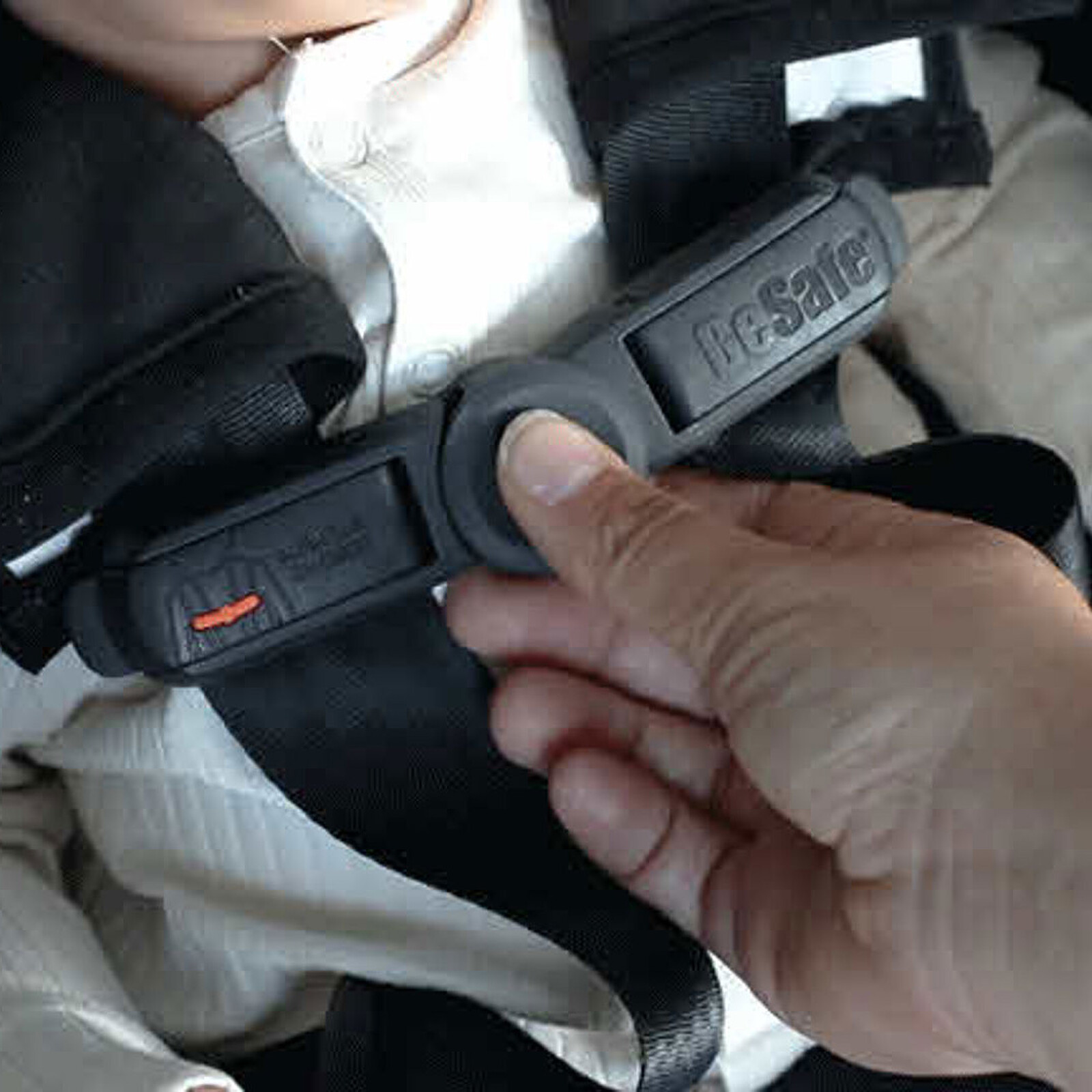 Fixe-harnais pour Siège Auto Belt Keeper BeSafe