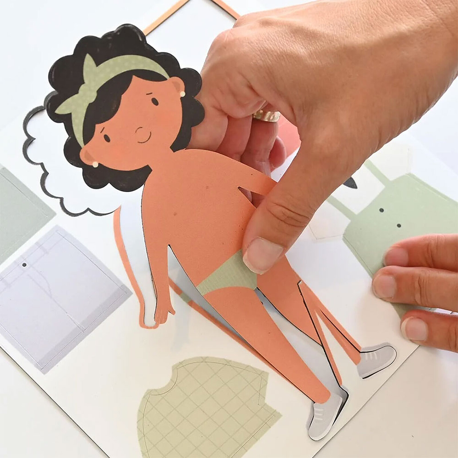 Jeu Magnétique Silhouettes à Habiller - Fille pas cher