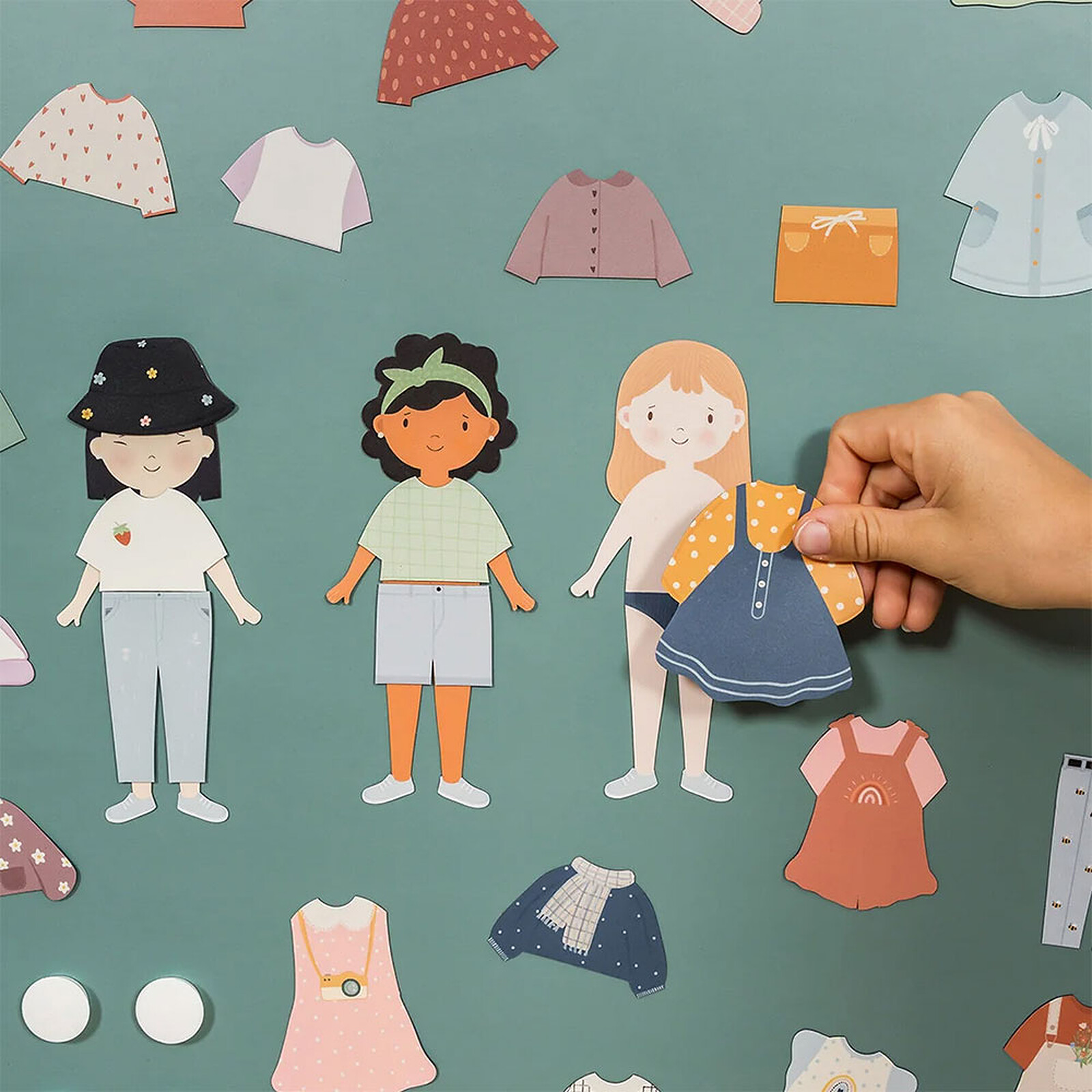 Avis Jeu Magnétique Silhouettes à Habiller - Fille