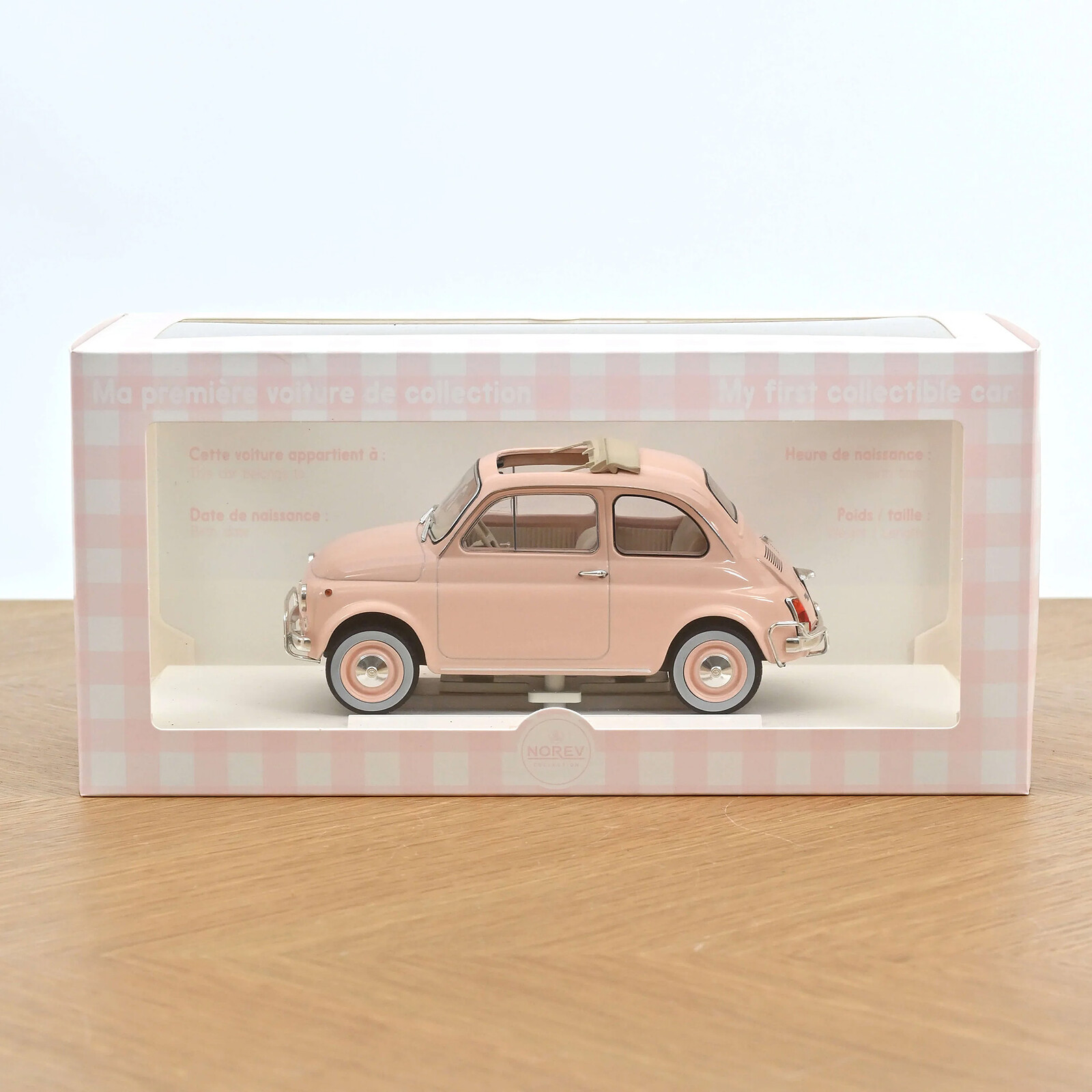 Avis Pack Cadeau de Naissance Fiat 500 L 1968 1/18 - Rose