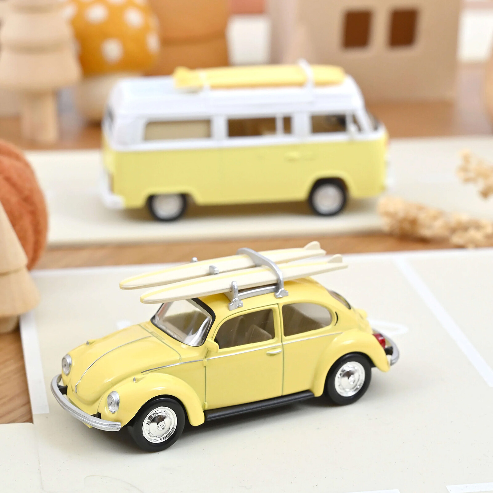 Coccinelle 1303 1973 Jaune avec Surf 1/43 Jet-car - Jaune Norev