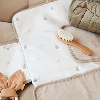 Matelas à Langer Nomade Miffy - Taille 71x50 Cm - Extérieur Teddy, Intérieur Imperméable - Avec Poches Et Lien - Pour Sorties