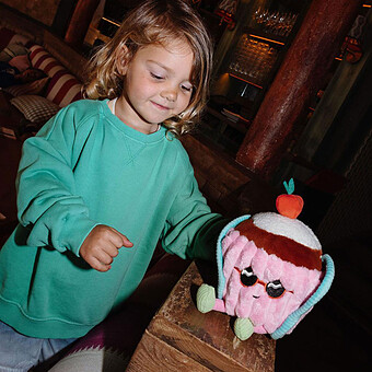 Peluche Cherry Cake