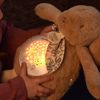 Peluche Lapin Veilleuse Musicale Projection d'Etoiles - Beige