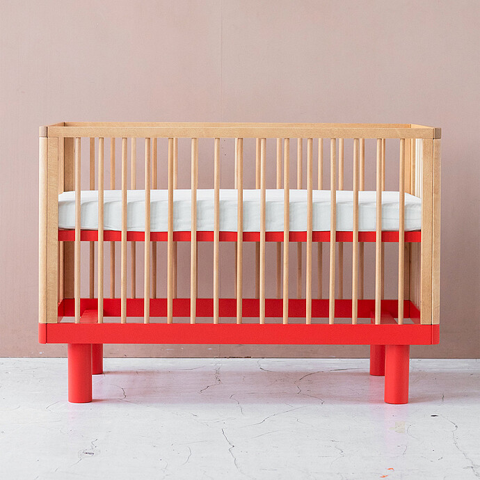 Lit Bébé Evolutif Nox Bois Naturel et Rouge - 60 x 120 cm Karl & Fric