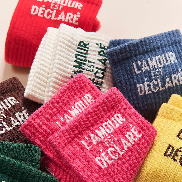 Avis Chaussettes L'Amour est Déclaré Rouge - 42/46