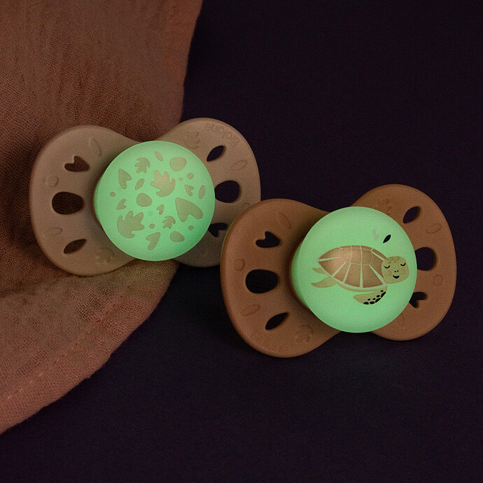 Lot de 2 Sucettes Anatomiques Nuit Beige Clair et Foncé - 0/6 Mois Biolane