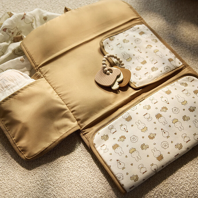 Matelas et housse à langer